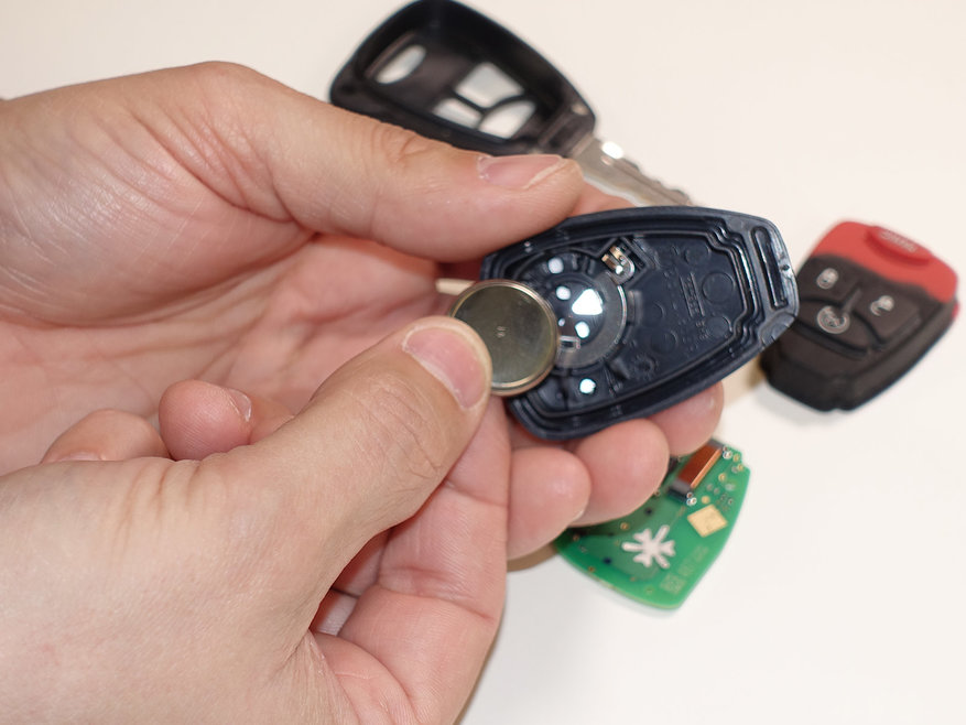 How to Replace the Battery in your Jeep Wrangler JK Key Fob Quadratec