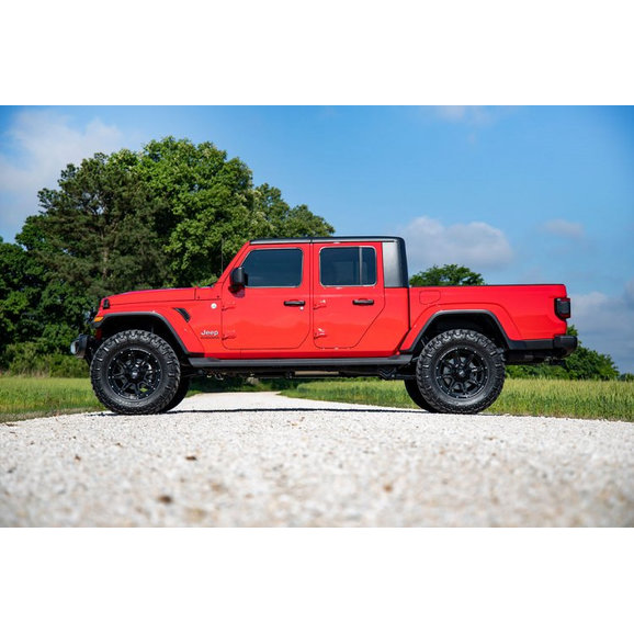 Jeep Gladiator JT Rough Country 2.5in Suspension Lift Kit w/ V2 Shocks | 64870