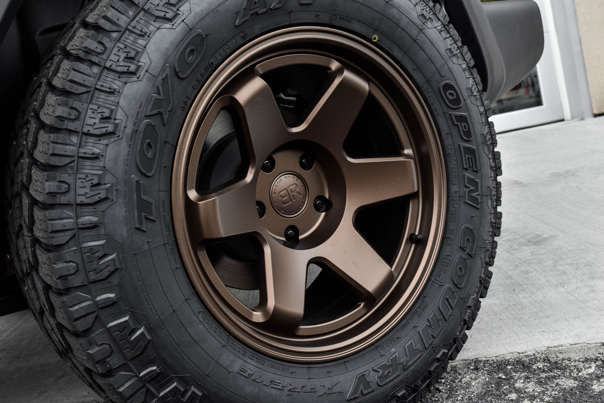 Black Rhino Roku Wheel for 07-20 Jeep Wrangler JL, JK & Gladiator JT |  Quadratec