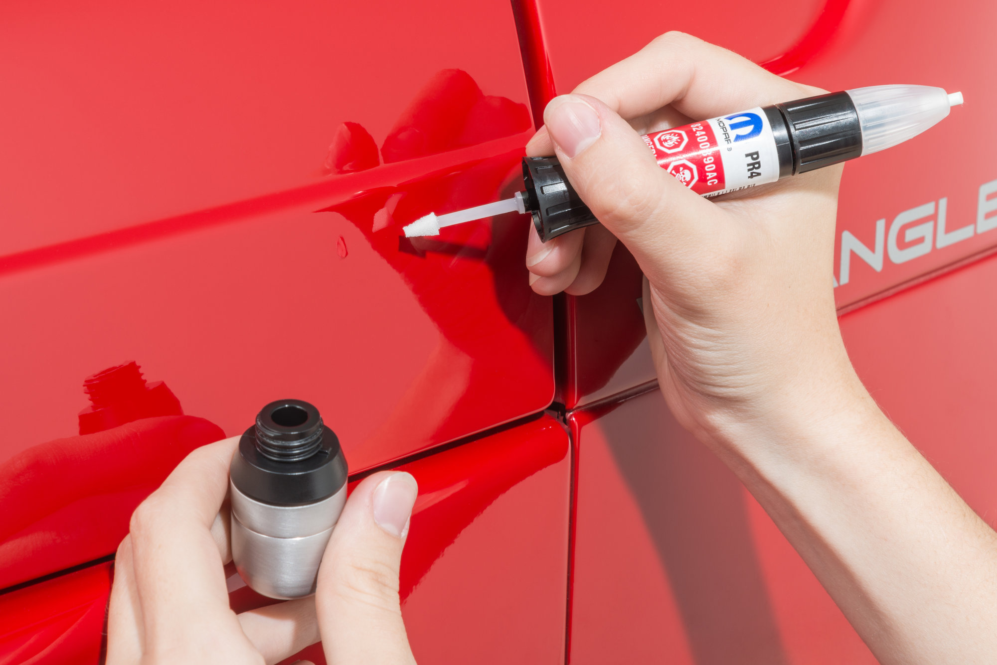 Mopar 1/2oz. Touch Up Paint Pen for Jeep Vehicles | Quadratec