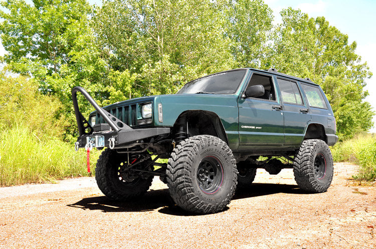 Rough Country 69620 6.5in X-Series Suspension Lift Kit for 84-01 Jeep  Cherokee XJ | Quadratec