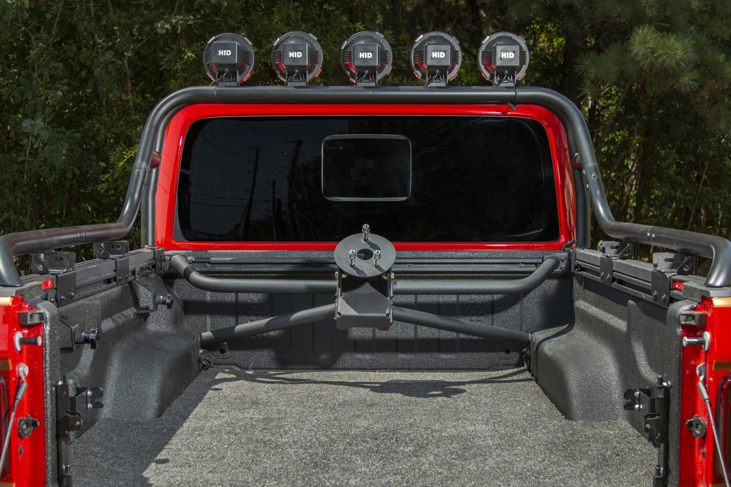 Rugged Ridge 11546.71 Bed Mounted Spare Tire Carrier for 20-21 Jeep  Gladiator JT | Quadratec