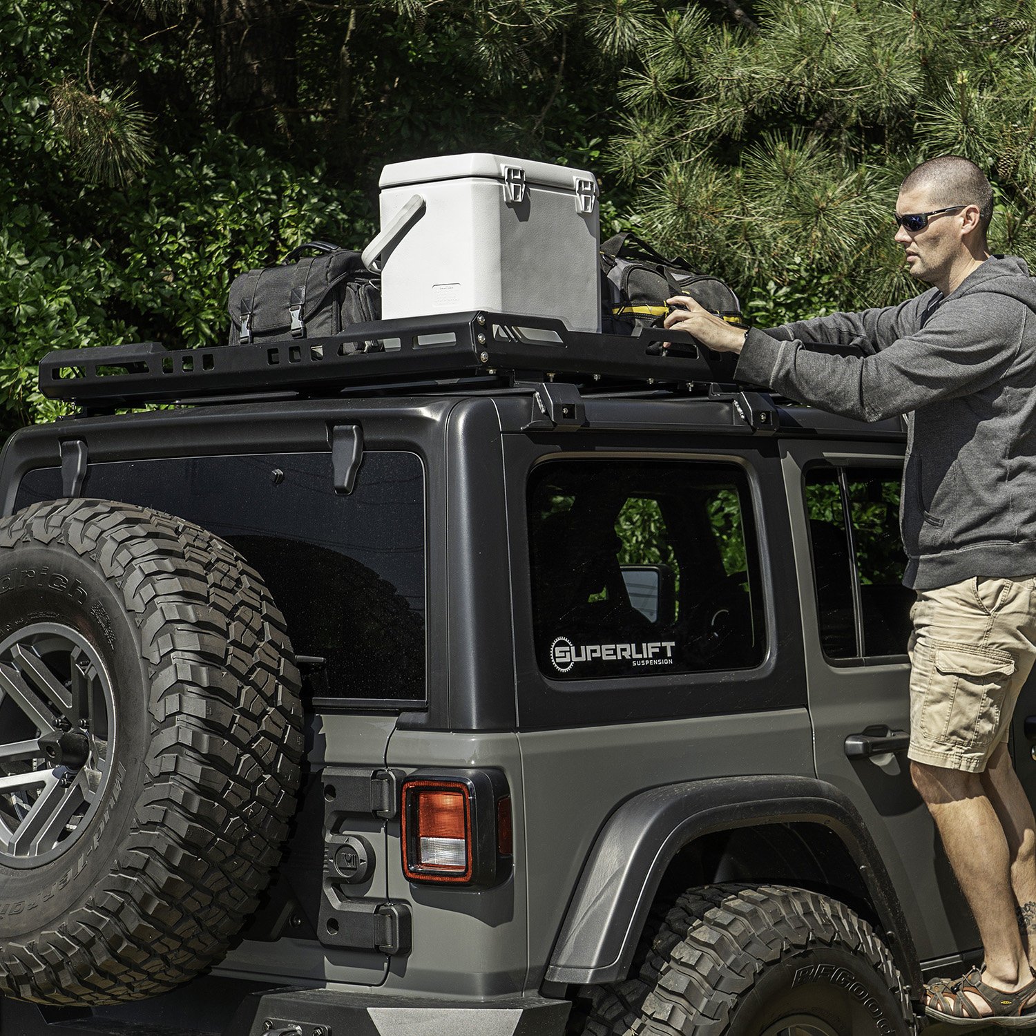 Rugged Ridge 11703.04 Roof Rack with Basket for 18-20 Jeep Wrangler JL  Unlimited | Quadratec